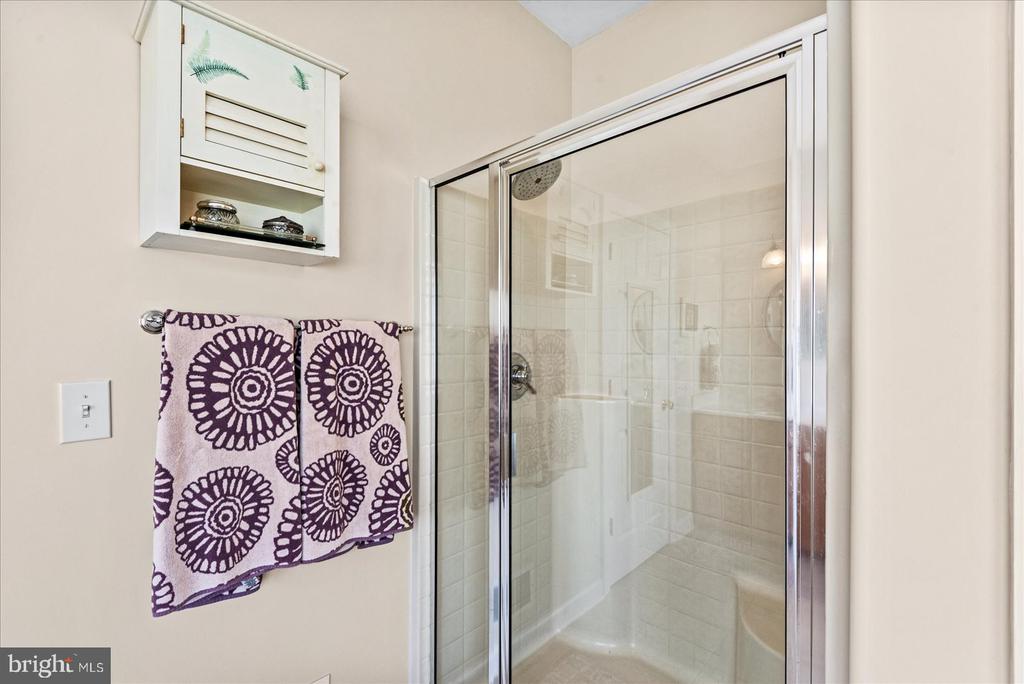 8032 MEADOWLAND DR, LOCUST GROVE, Virginia 22508, 4 Bedrooms Bedrooms, ,4 BathroomsBathrooms,Residential,8032 MEADOWLAND DR,VAOR2013448 MLS # VAOR2013448