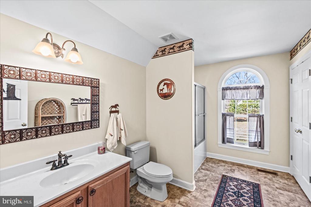 8032 MEADOWLAND DR, LOCUST GROVE, Virginia 22508, 4 Bedrooms Bedrooms, ,4 BathroomsBathrooms,Residential,8032 MEADOWLAND DR,VAOR2013448 MLS # VAOR2013448