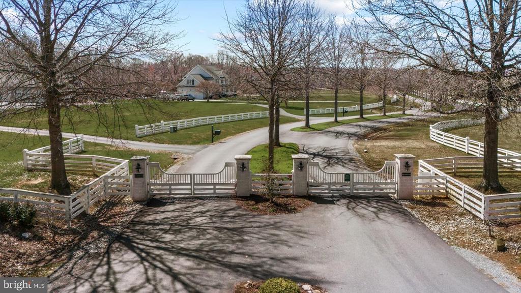 8032 MEADOWLAND DR, LOCUST GROVE, Virginia 22508, 4 Bedrooms Bedrooms, ,4 BathroomsBathrooms,Residential,8032 MEADOWLAND DR,VAOR2013448 MLS # VAOR2013448