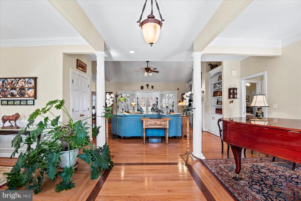 8032 MEADOWLAND DR, LOCUST GROVE, Virginia 22508, 4 Bedrooms Bedrooms, ,4 BathroomsBathrooms,Residential,8032 MEADOWLAND DR,VAOR2013448 MLS # VAOR2013448