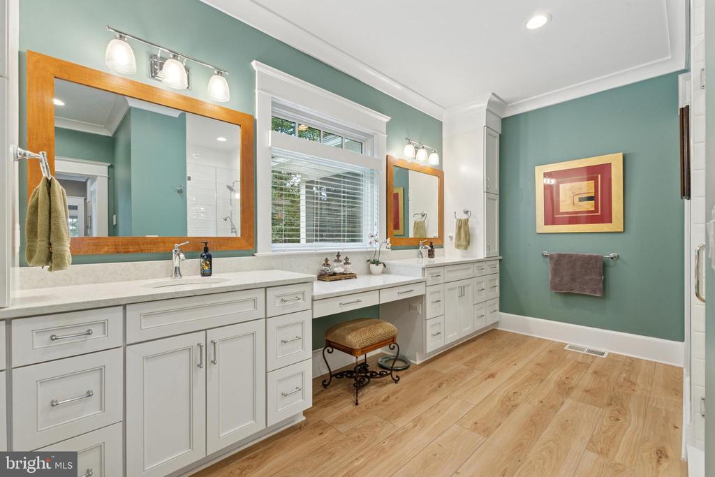 11201 KNOLLS END, SPOTSYLVANIA, Virginia 22551, 5 Bedrooms Bedrooms, ,4 BathroomsBathrooms,Residential,11201 KNOLLS END,VASP2040132 MLS # VASP2040132