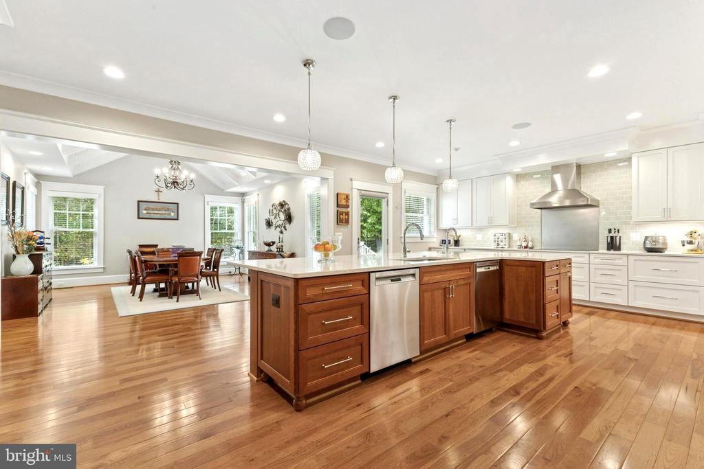 11201 KNOLLS END, SPOTSYLVANIA, Virginia 22551, 5 Bedrooms Bedrooms, ,4 BathroomsBathrooms,Residential,11201 KNOLLS END,VASP2040132 MLS # VASP2040132