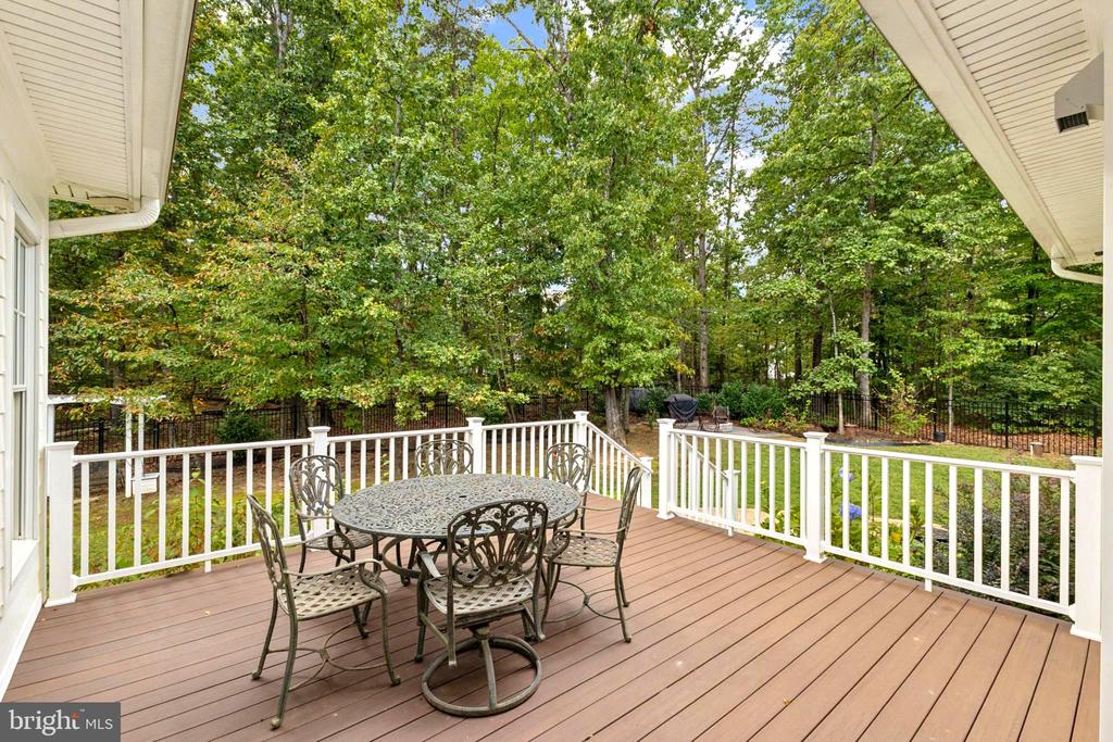 11201 KNOLLS END, SPOTSYLVANIA, Virginia 22551, 5 Bedrooms Bedrooms, ,4 BathroomsBathrooms,Residential,11201 KNOLLS END,VASP2040132 MLS # VASP2040132