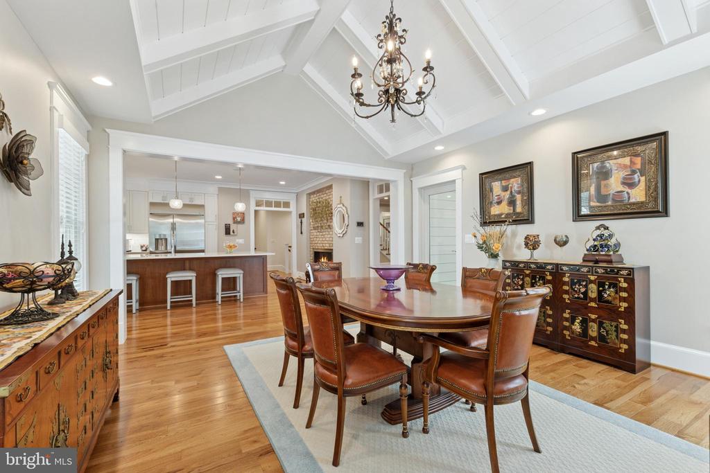 11201 KNOLLS END, SPOTSYLVANIA, Virginia 22551, 5 Bedrooms Bedrooms, ,4 BathroomsBathrooms,Residential,11201 KNOLLS END,VASP2040132 MLS # VASP2040132