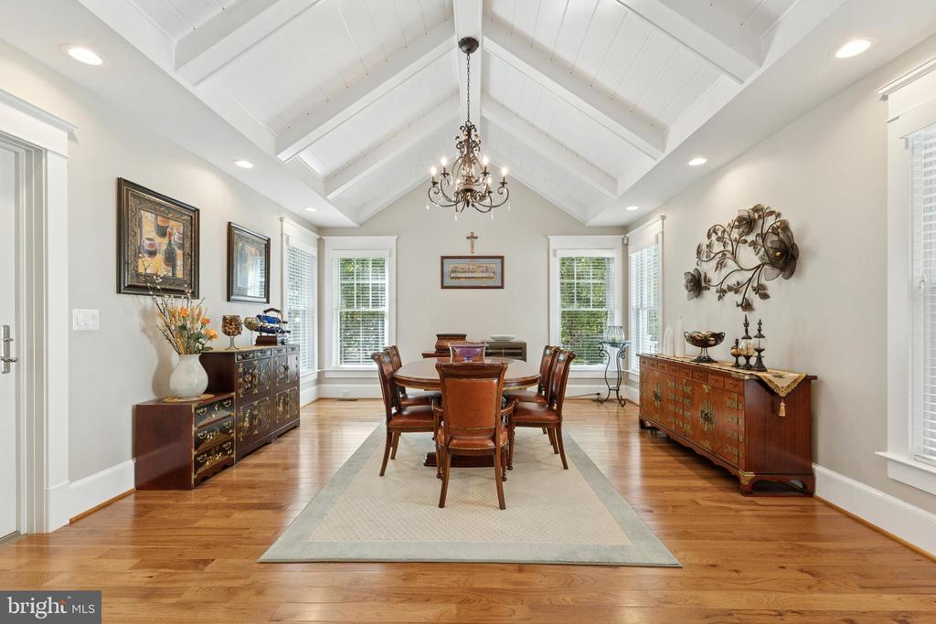 11201 KNOLLS END, SPOTSYLVANIA, Virginia 22551, 5 Bedrooms Bedrooms, ,4 BathroomsBathrooms,Residential,11201 KNOLLS END,VASP2040132 MLS # VASP2040132