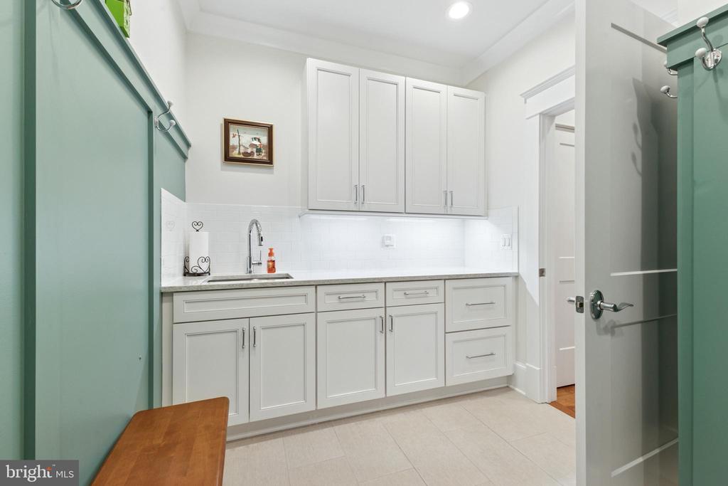 11201 KNOLLS END, SPOTSYLVANIA, Virginia 22551, 5 Bedrooms Bedrooms, ,4 BathroomsBathrooms,Residential,11201 KNOLLS END,VASP2040132 MLS # VASP2040132