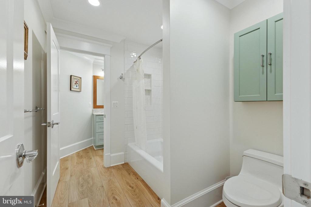 11201 KNOLLS END, SPOTSYLVANIA, Virginia 22551, 5 Bedrooms Bedrooms, ,4 BathroomsBathrooms,Residential,11201 KNOLLS END,VASP2040132 MLS # VASP2040132