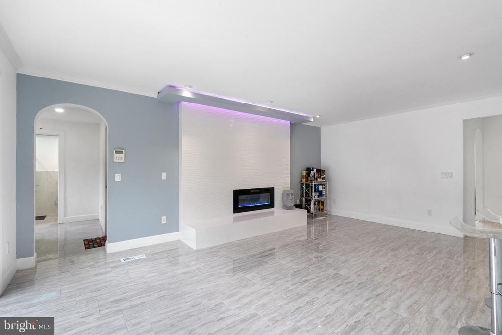 19 TWIN SPRINGS DR, FREDERICKSBURG, Virginia 22407, 5 Bedrooms Bedrooms, ,4 BathroomsBathrooms,Residential,19 TWIN SPRINGS DR,VASP2040192 MLS # VASP2040192