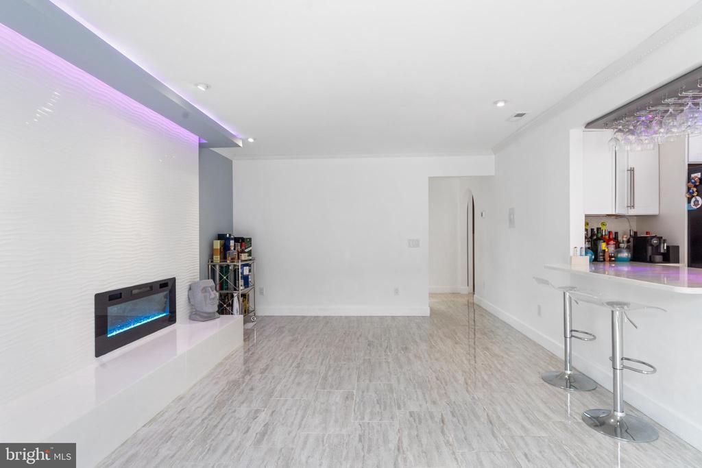 19 TWIN SPRINGS DR, FREDERICKSBURG, Virginia 22407, 5 Bedrooms Bedrooms, ,4 BathroomsBathrooms,Residential,19 TWIN SPRINGS DR,VASP2040192 MLS # VASP2040192