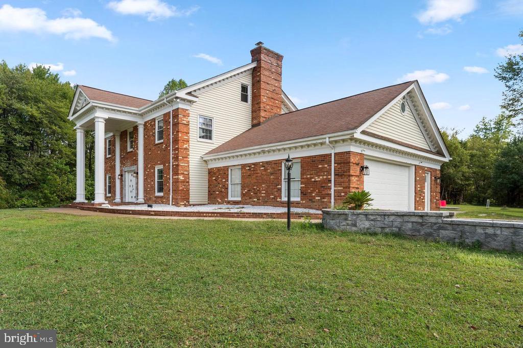 19 TWIN SPRINGS DR, FREDERICKSBURG, Virginia 22407, 5 Bedrooms Bedrooms, ,4 BathroomsBathrooms,Residential,19 TWIN SPRINGS DR,VASP2040192 MLS # VASP2040192