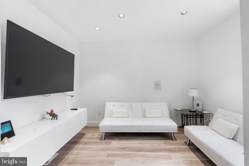 19 TWIN SPRINGS DR, FREDERICKSBURG, Virginia 22407, 5 Bedrooms Bedrooms, ,4 BathroomsBathrooms,Residential,19 TWIN SPRINGS DR,VASP2040192 MLS # VASP2040192