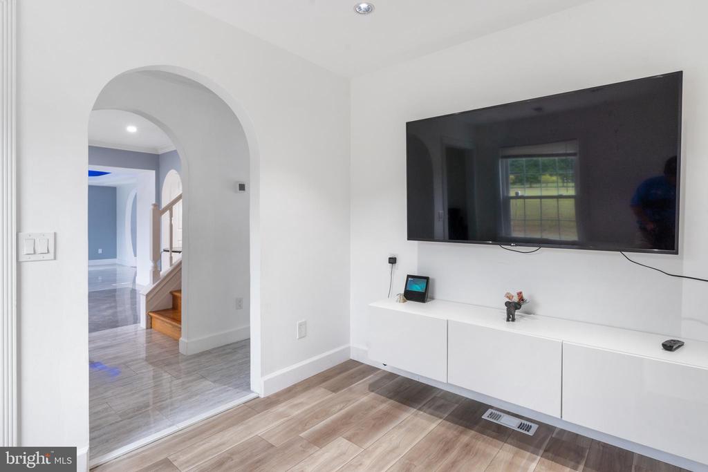 19 TWIN SPRINGS DR, FREDERICKSBURG, Virginia 22407, 5 Bedrooms Bedrooms, ,4 BathroomsBathrooms,Residential,19 TWIN SPRINGS DR,VASP2040192 MLS # VASP2040192