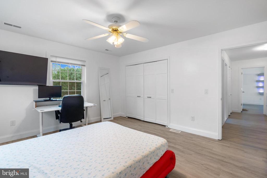 19 TWIN SPRINGS DR, FREDERICKSBURG, Virginia 22407, 5 Bedrooms Bedrooms, ,4 BathroomsBathrooms,Residential,19 TWIN SPRINGS DR,VASP2040192 MLS # VASP2040192