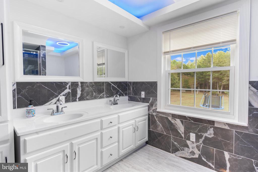 19 TWIN SPRINGS DR, FREDERICKSBURG, Virginia 22407, 5 Bedrooms Bedrooms, ,4 BathroomsBathrooms,Residential,19 TWIN SPRINGS DR,VASP2040192 MLS # VASP2040192