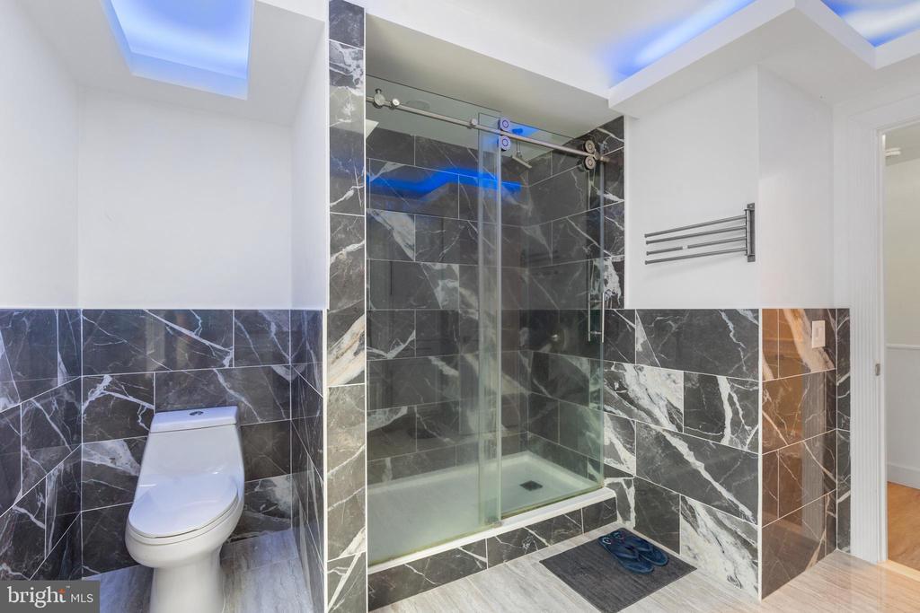 19 TWIN SPRINGS DR, FREDERICKSBURG, Virginia 22407, 5 Bedrooms Bedrooms, ,4 BathroomsBathrooms,Residential,19 TWIN SPRINGS DR,VASP2040192 MLS # VASP2040192