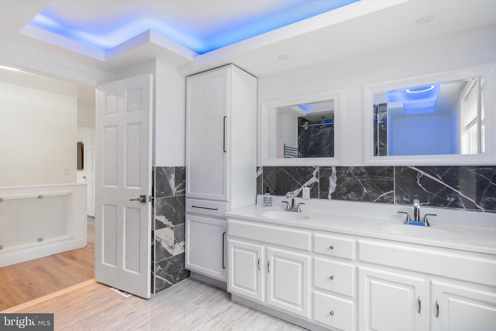 19 TWIN SPRINGS DR, FREDERICKSBURG, Virginia 22407, 5 Bedrooms Bedrooms, ,4 BathroomsBathrooms,Residential,19 TWIN SPRINGS DR,VASP2040192 MLS # VASP2040192