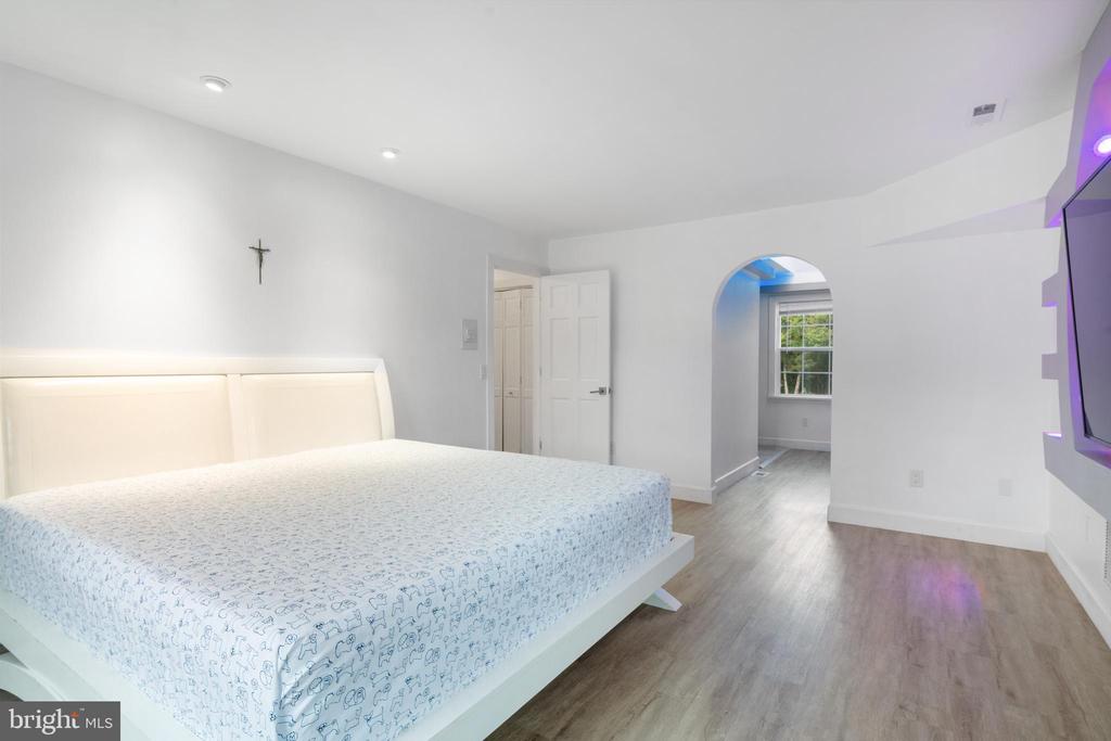 19 TWIN SPRINGS DR, FREDERICKSBURG, Virginia 22407, 5 Bedrooms Bedrooms, ,4 BathroomsBathrooms,Residential,19 TWIN SPRINGS DR,VASP2040192 MLS # VASP2040192