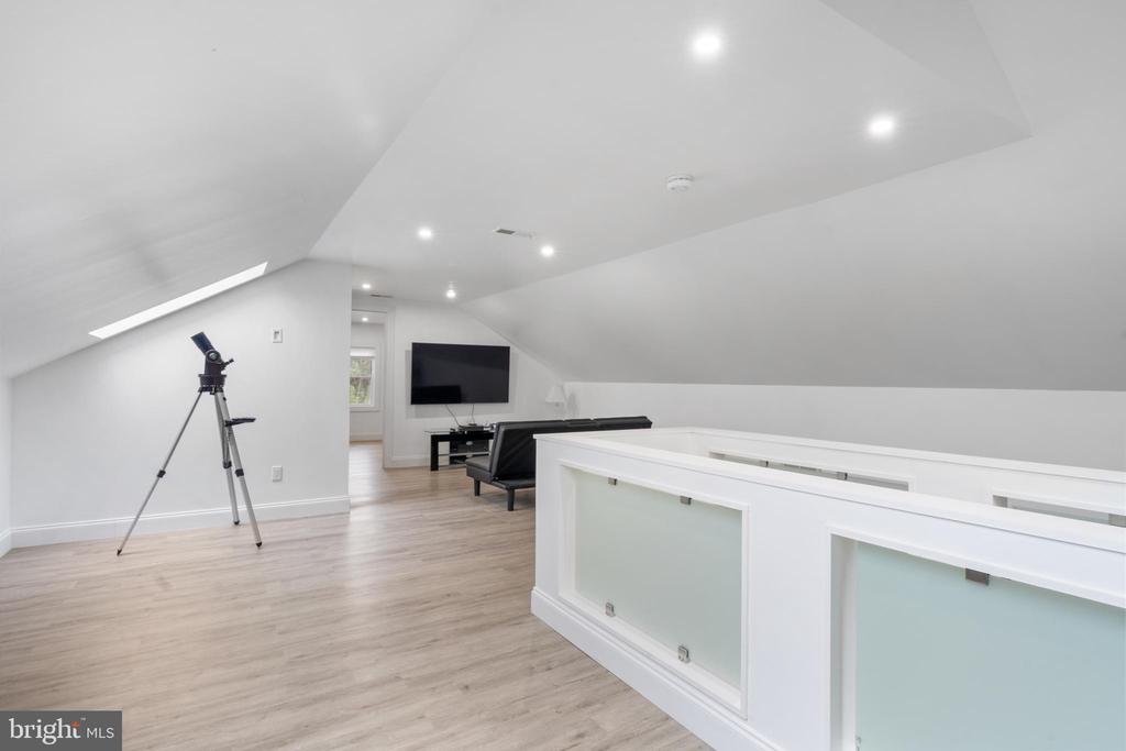 19 TWIN SPRINGS DR, FREDERICKSBURG, Virginia 22407, 5 Bedrooms Bedrooms, ,4 BathroomsBathrooms,Residential,19 TWIN SPRINGS DR,VASP2040192 MLS # VASP2040192