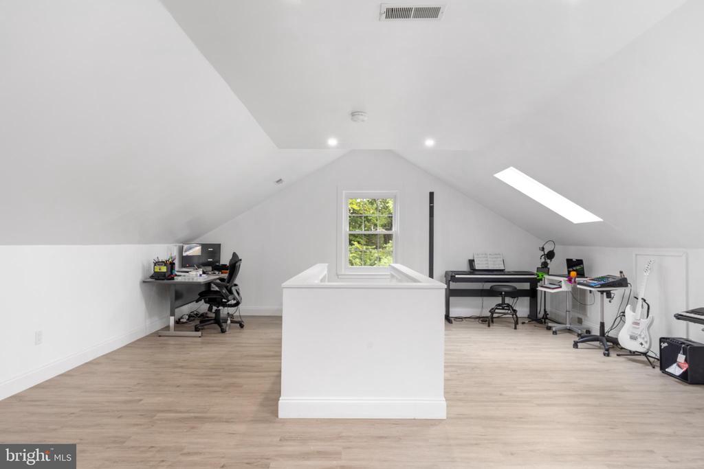 19 TWIN SPRINGS DR, FREDERICKSBURG, Virginia 22407, 5 Bedrooms Bedrooms, ,4 BathroomsBathrooms,Residential,19 TWIN SPRINGS DR,VASP2040192 MLS # VASP2040192