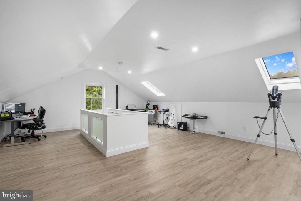 19 TWIN SPRINGS DR, FREDERICKSBURG, Virginia 22407, 5 Bedrooms Bedrooms, ,4 BathroomsBathrooms,Residential,19 TWIN SPRINGS DR,VASP2040192 MLS # VASP2040192