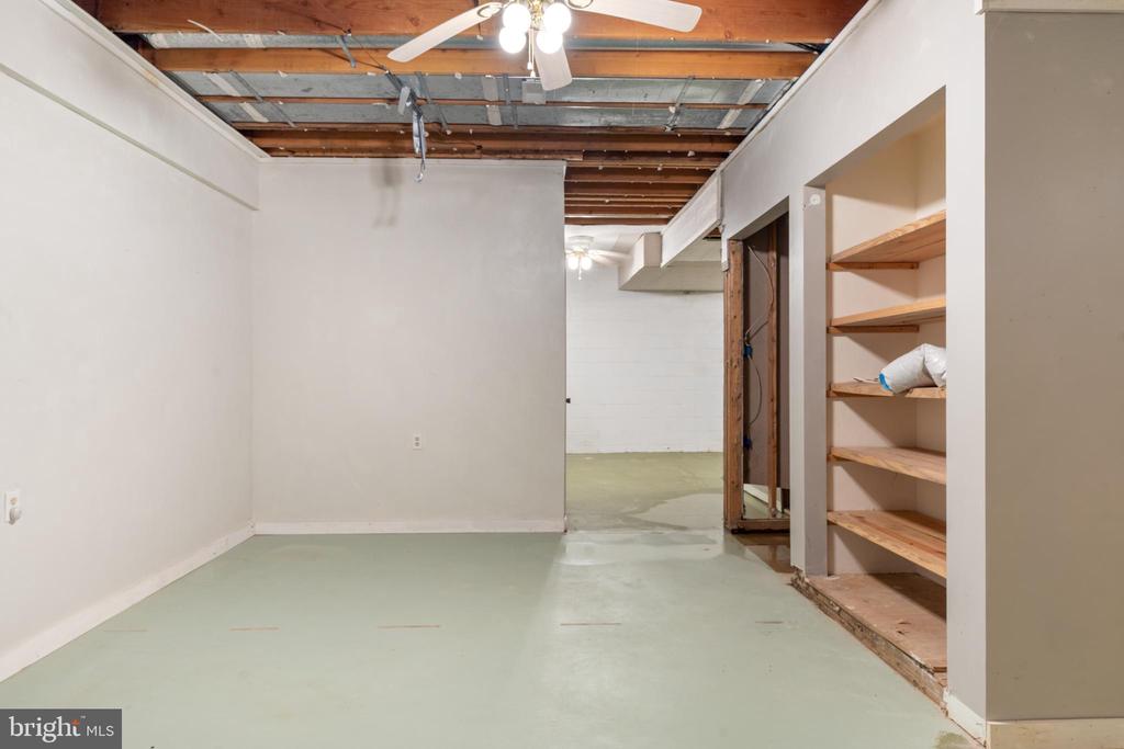 19 TWIN SPRINGS DR, FREDERICKSBURG, Virginia 22407, 5 Bedrooms Bedrooms, ,4 BathroomsBathrooms,Residential,19 TWIN SPRINGS DR,VASP2040192 MLS # VASP2040192