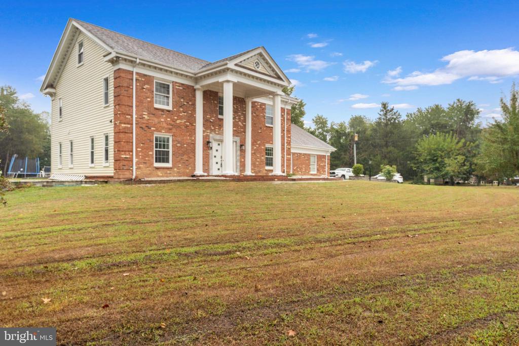 19 TWIN SPRINGS DR, FREDERICKSBURG, Virginia 22407, 5 Bedrooms Bedrooms, ,4 BathroomsBathrooms,Residential,19 TWIN SPRINGS DR,VASP2040192 MLS # VASP2040192