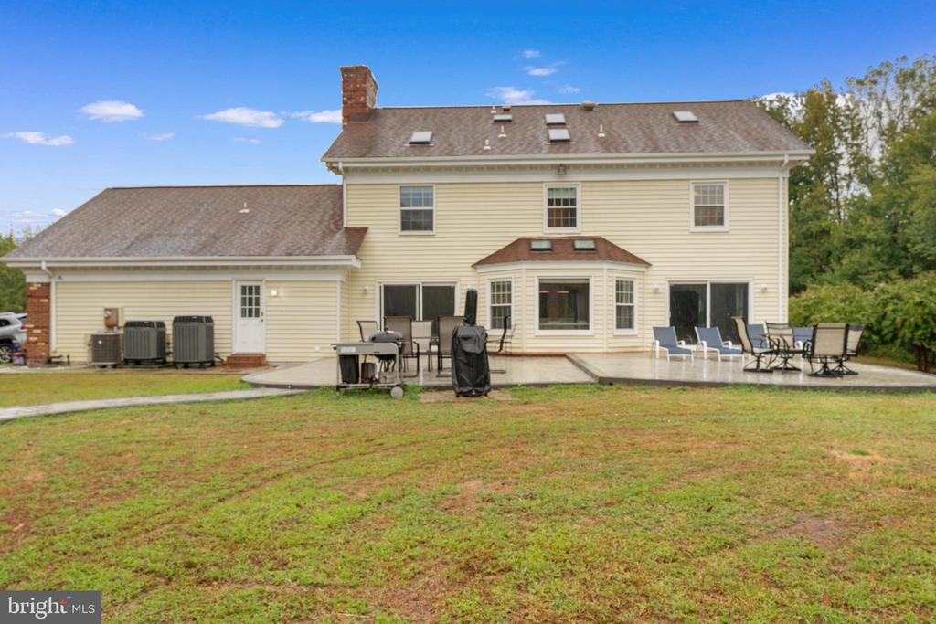 19 TWIN SPRINGS DR, FREDERICKSBURG, Virginia 22407, 5 Bedrooms Bedrooms, ,4 BathroomsBathrooms,Residential,19 TWIN SPRINGS DR,VASP2040192 MLS # VASP2040192