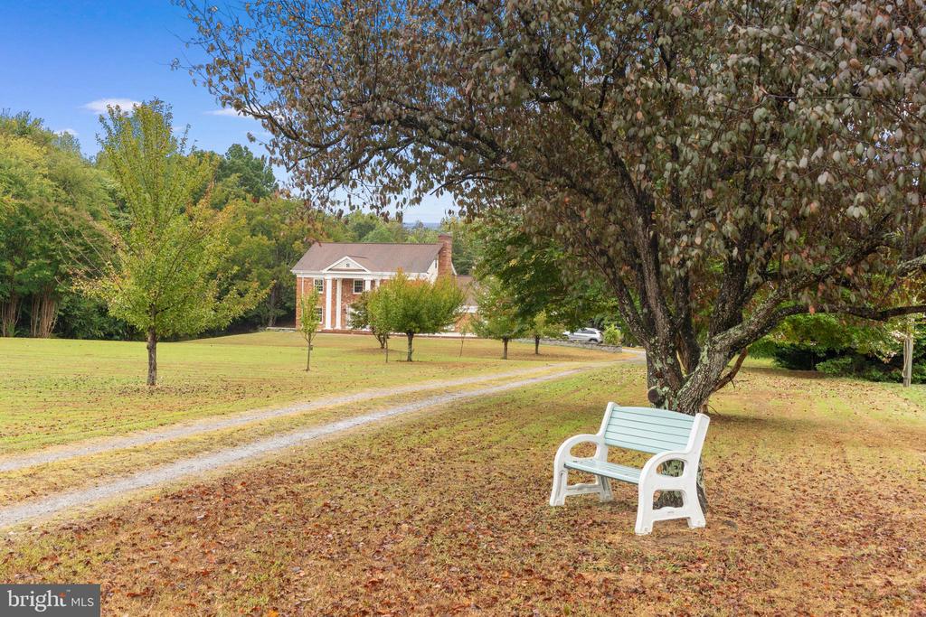 19 TWIN SPRINGS DR, FREDERICKSBURG, Virginia 22407, 5 Bedrooms Bedrooms, ,4 BathroomsBathrooms,Residential,19 TWIN SPRINGS DR,VASP2040192 MLS # VASP2040192