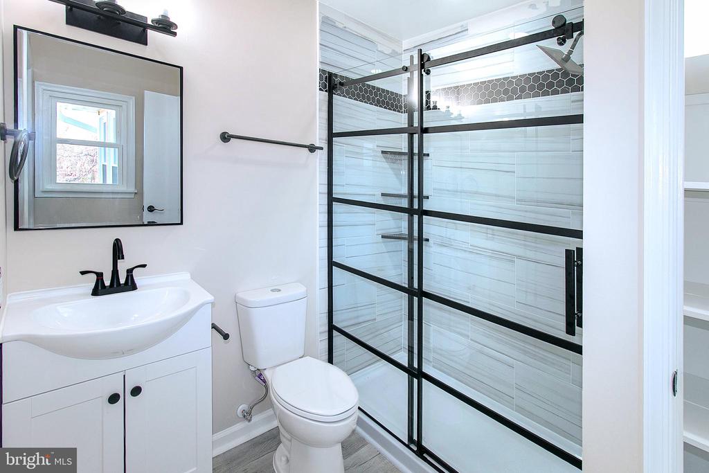 6437 JEFFERSONTON RD, JEFFERSONTON, Virginia 22724, 4 Bedrooms Bedrooms, ,3 BathroomsBathrooms,Residential,6437 JEFFERSONTON RD,VACU2012976 MLS # VACU2012976