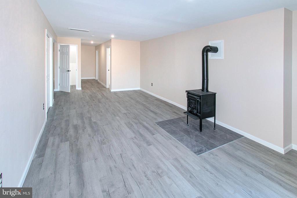 6437 JEFFERSONTON RD, JEFFERSONTON, Virginia 22724, 4 Bedrooms Bedrooms, ,3 BathroomsBathrooms,Residential,6437 JEFFERSONTON RD,VACU2012976 MLS # VACU2012976