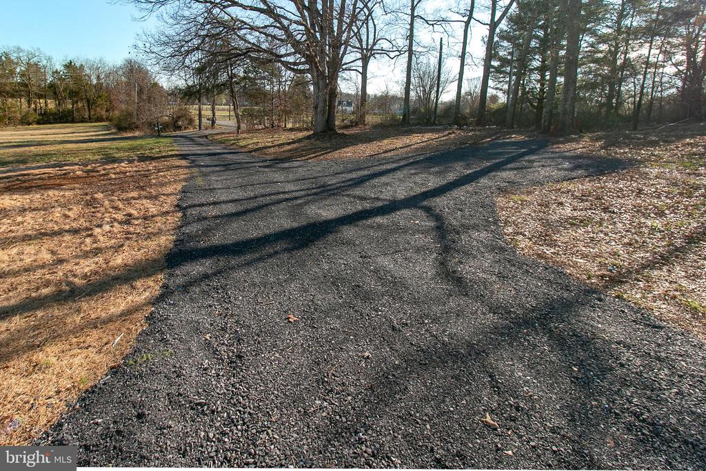 6437 JEFFERSONTON RD, JEFFERSONTON, Virginia 22724, 4 Bedrooms Bedrooms, ,3 BathroomsBathrooms,Residential,6437 JEFFERSONTON RD,VACU2012976 MLS # VACU2012976