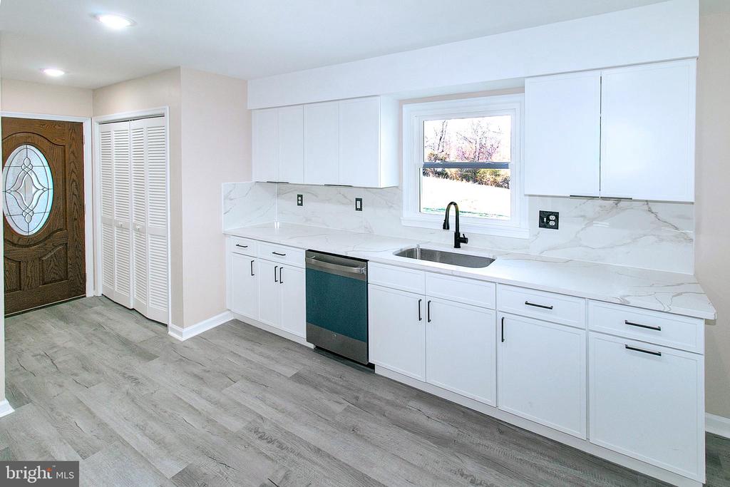 6437 JEFFERSONTON RD, JEFFERSONTON, Virginia 22724, 4 Bedrooms Bedrooms, ,3 BathroomsBathrooms,Residential,6437 JEFFERSONTON RD,VACU2012976 MLS # VACU2012976