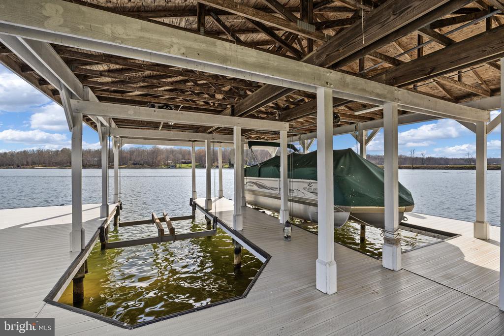 6109 LAKE FRONT WAY, SPOTSYLVANIA, Virginia 22551, 5 Bedrooms Bedrooms, ,6 BathroomsBathrooms,Residential,6109 LAKE FRONT WAY,VASP2039924 MLS # VASP2039924