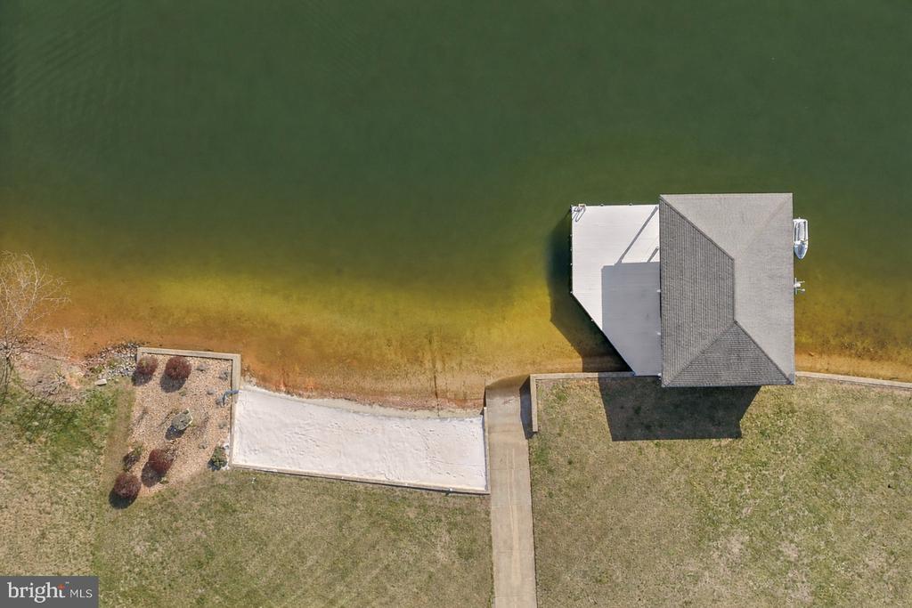 6109 LAKE FRONT WAY, SPOTSYLVANIA, Virginia 22551, 5 Bedrooms Bedrooms, ,6 BathroomsBathrooms,Residential,6109 LAKE FRONT WAY,VASP2039924 MLS # VASP2039924