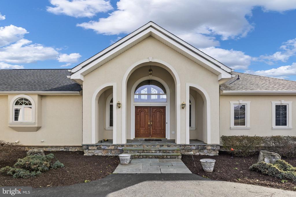 6109 LAKE FRONT WAY, SPOTSYLVANIA, Virginia 22551, 5 Bedrooms Bedrooms, ,6 BathroomsBathrooms,Residential,6109 LAKE FRONT WAY,VASP2039924 MLS # VASP2039924