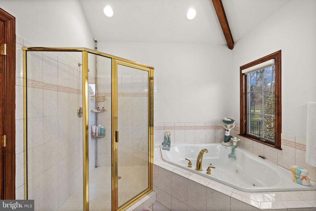 6109 LAKE FRONT WAY, SPOTSYLVANIA, Virginia 22551, 5 Bedrooms Bedrooms, ,6 BathroomsBathrooms,Residential,6109 LAKE FRONT WAY,VASP2039924 MLS # VASP2039924