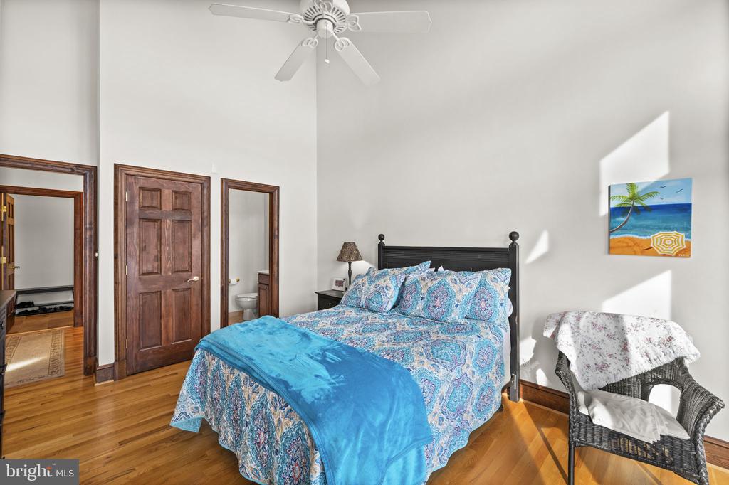 6109 LAKE FRONT WAY, SPOTSYLVANIA, Virginia 22551, 5 Bedrooms Bedrooms, ,6 BathroomsBathrooms,Residential,6109 LAKE FRONT WAY,VASP2039924 MLS # VASP2039924