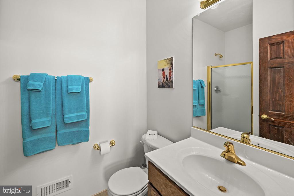 6109 LAKE FRONT WAY, SPOTSYLVANIA, Virginia 22551, 5 Bedrooms Bedrooms, ,6 BathroomsBathrooms,Residential,6109 LAKE FRONT WAY,VASP2039924 MLS # VASP2039924