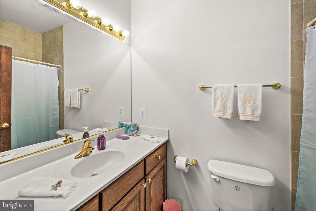 6109 LAKE FRONT WAY, SPOTSYLVANIA, Virginia 22551, 5 Bedrooms Bedrooms, ,6 BathroomsBathrooms,Residential,6109 LAKE FRONT WAY,VASP2039924 MLS # VASP2039924