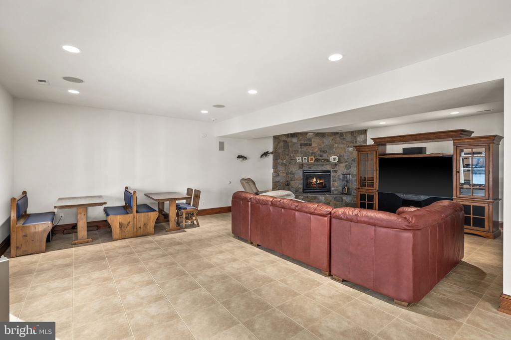 6109 LAKE FRONT WAY, SPOTSYLVANIA, Virginia 22551, 5 Bedrooms Bedrooms, ,6 BathroomsBathrooms,Residential,6109 LAKE FRONT WAY,VASP2039924 MLS # VASP2039924