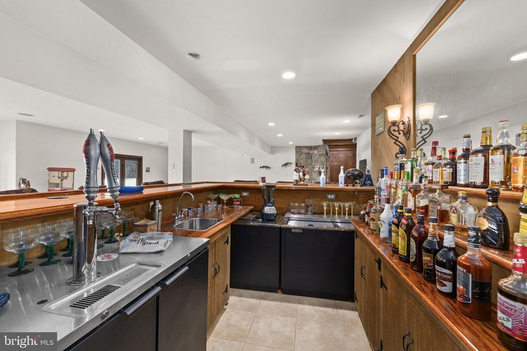 6109 LAKE FRONT WAY, SPOTSYLVANIA, Virginia 22551, 5 Bedrooms Bedrooms, ,6 BathroomsBathrooms,Residential,6109 LAKE FRONT WAY,VASP2039924 MLS # VASP2039924