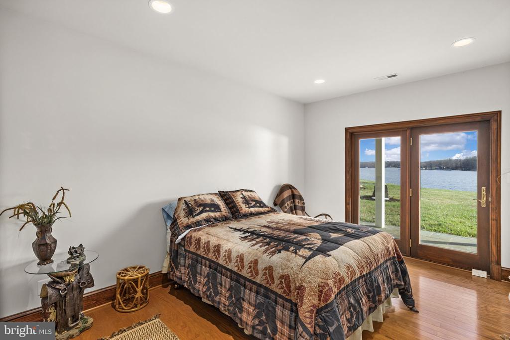 6109 LAKE FRONT WAY, SPOTSYLVANIA, Virginia 22551, 5 Bedrooms Bedrooms, ,6 BathroomsBathrooms,Residential,6109 LAKE FRONT WAY,VASP2039924 MLS # VASP2039924