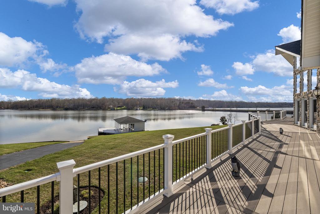 6109 LAKE FRONT WAY, SPOTSYLVANIA, Virginia 22551, 5 Bedrooms Bedrooms, ,6 BathroomsBathrooms,Residential,6109 LAKE FRONT WAY,VASP2039924 MLS # VASP2039924