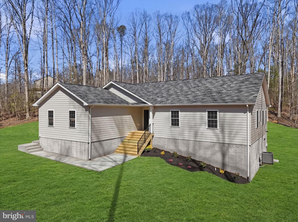 15421 QUAIL RIDGE DR, AMISSVILLE, Virginia 20106, 4 Bedrooms Bedrooms, ,3 BathroomsBathrooms,Residential,15421 QUAIL RIDGE DR,VACU2013028 MLS # VACU2013028