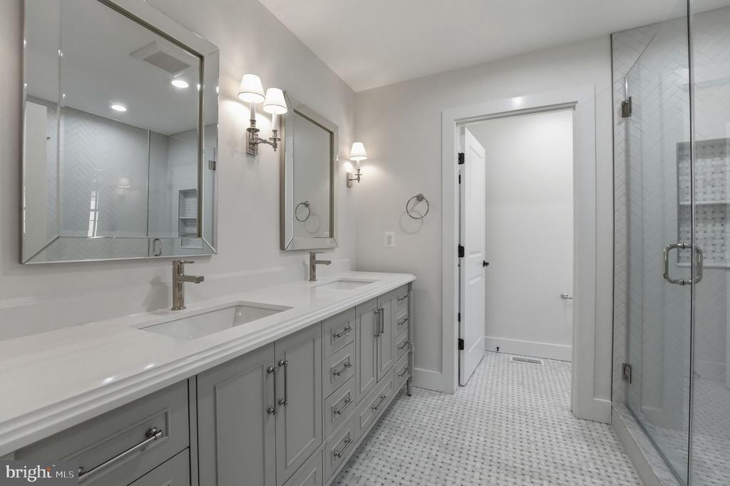 15421 QUAIL RIDGE DR, AMISSVILLE, Virginia 20106, 4 Bedrooms Bedrooms, ,3 BathroomsBathrooms,Residential,15421 QUAIL RIDGE DR,VACU2013028 MLS # VACU2013028