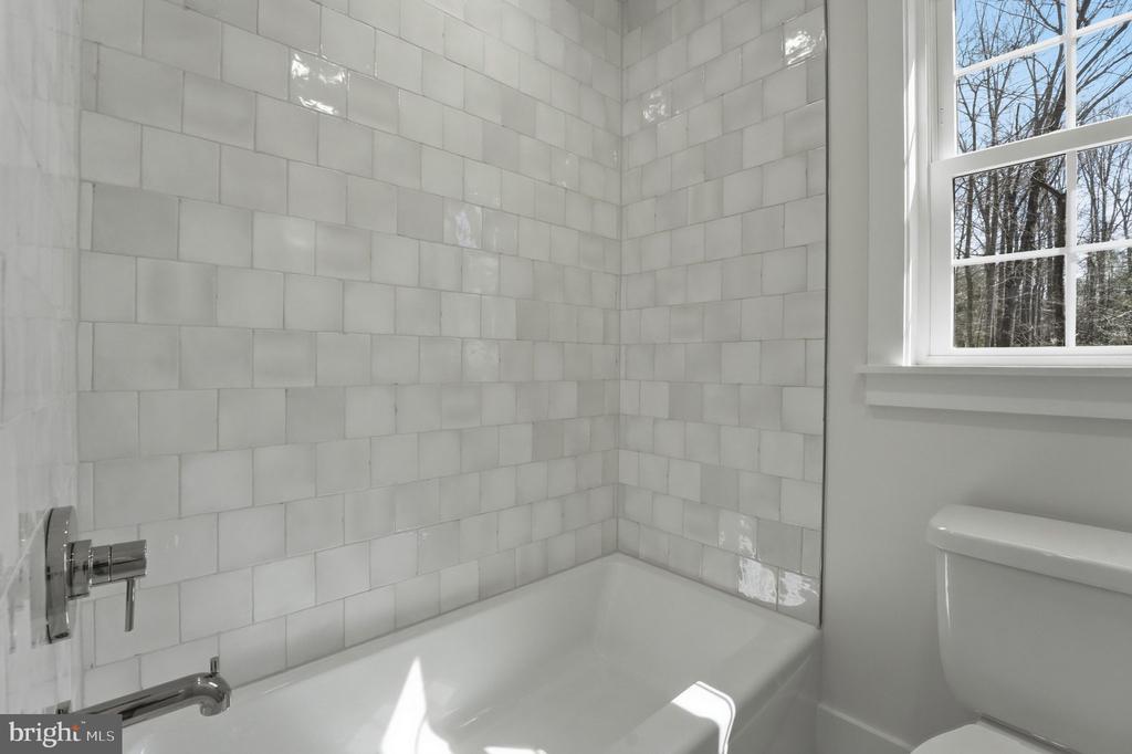 15421 QUAIL RIDGE DR, AMISSVILLE, Virginia 20106, 4 Bedrooms Bedrooms, ,3 BathroomsBathrooms,Residential,15421 QUAIL RIDGE DR,VACU2013028 MLS # VACU2013028