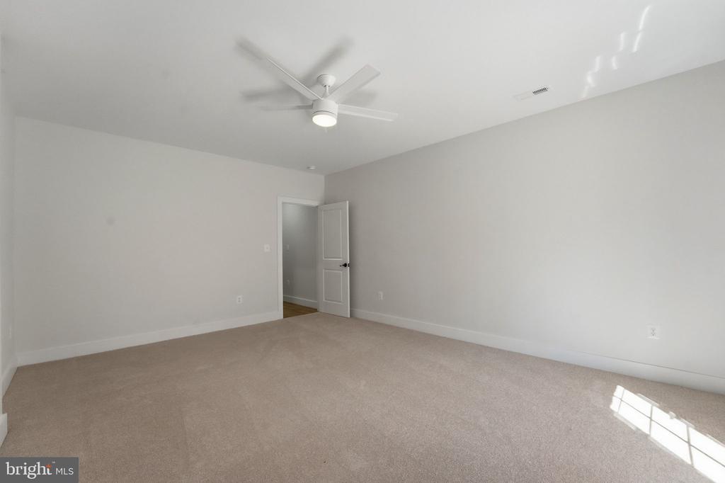 15421 QUAIL RIDGE DR, AMISSVILLE, Virginia 20106, 4 Bedrooms Bedrooms, ,3 BathroomsBathrooms,Residential,15421 QUAIL RIDGE DR,VACU2013028 MLS # VACU2013028