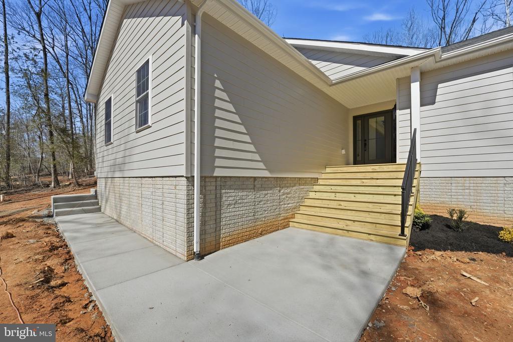 15421 QUAIL RIDGE DR, AMISSVILLE, Virginia 20106, 4 Bedrooms Bedrooms, ,3 BathroomsBathrooms,Residential,15421 QUAIL RIDGE DR,VACU2013028 MLS # VACU2013028