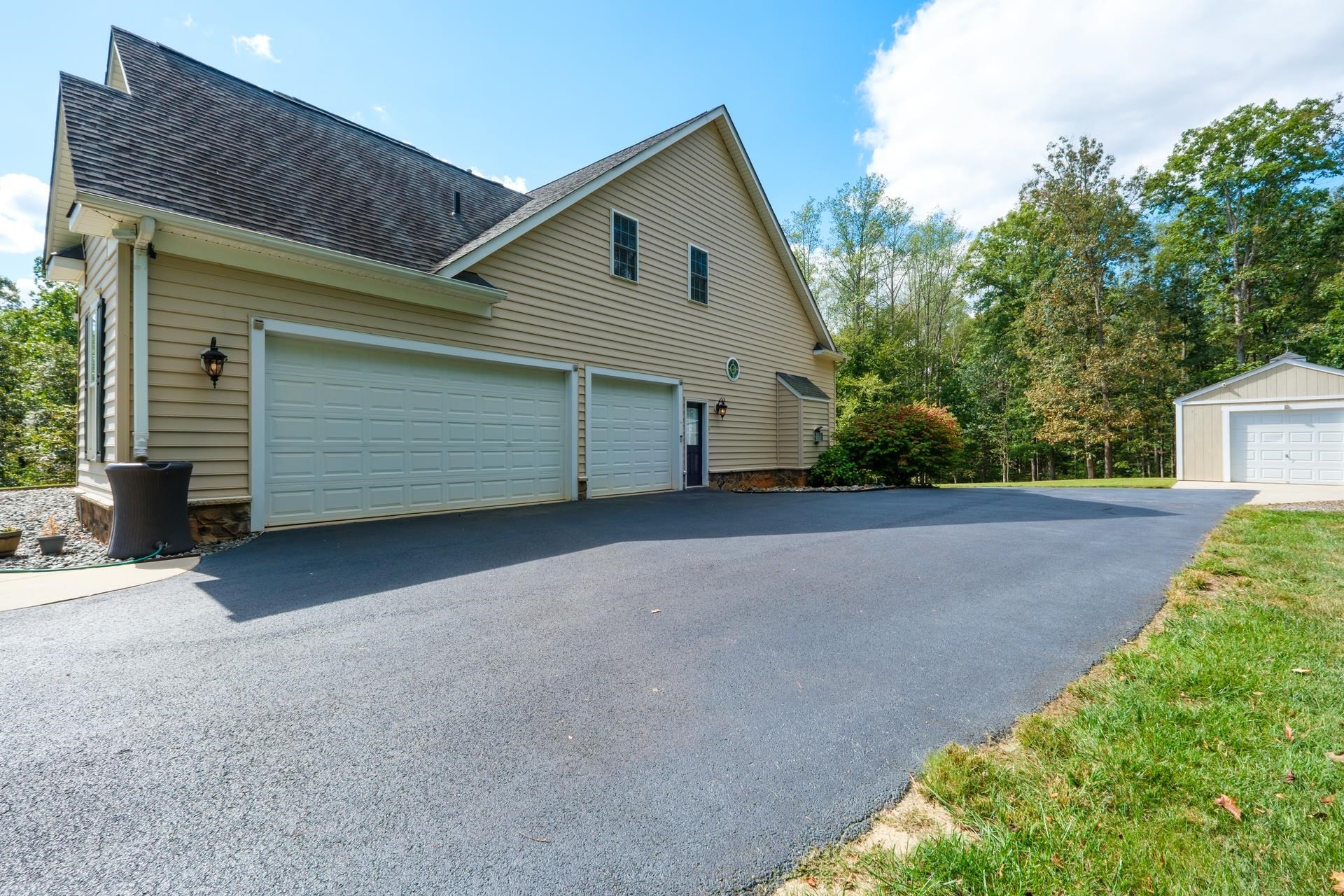 909 HANCOCK DR, RUCKERSVILLE, Virginia 22968, 4 Bedrooms Bedrooms, ,4 BathroomsBathrooms,Residential,909 HANCOCK DR,674436 MLS # 674436