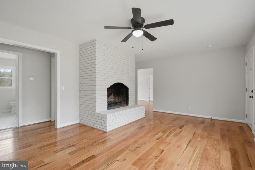 10417 CATHARPIN RD, SPOTSYLVANIA, Virginia 22551, 4 Bedrooms Bedrooms, ,2 BathroomsBathrooms,Residential,10417 CATHARPIN RD,VASP2040212 MLS # VASP2040212